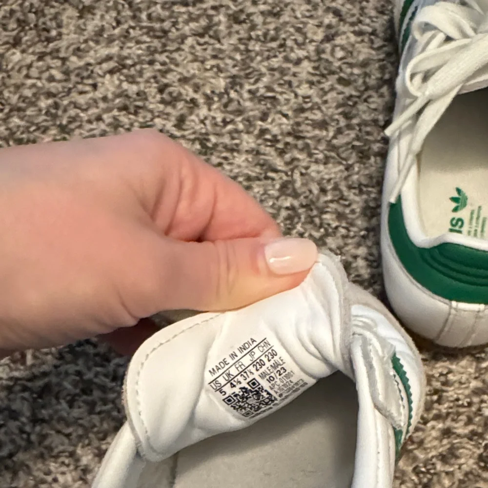 Adidas Samba White and Green Trainers fit like women’s size 7 - Picture 5 of 6